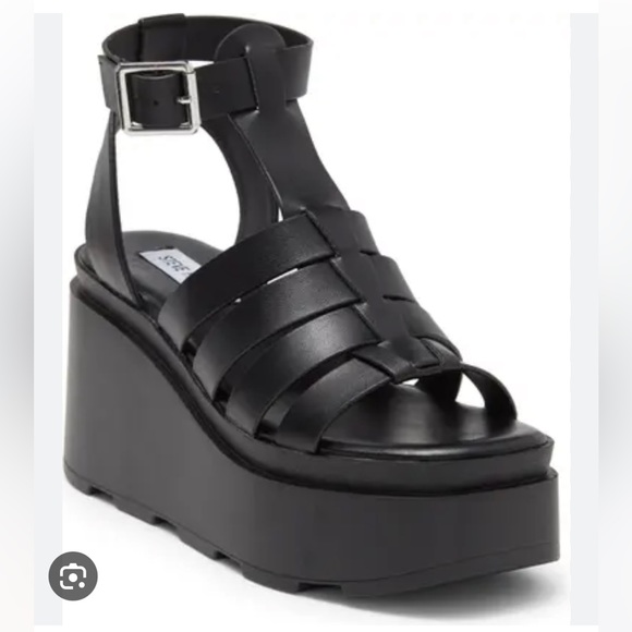Steve Madden Shoes - Steve Madden Same platform wedge